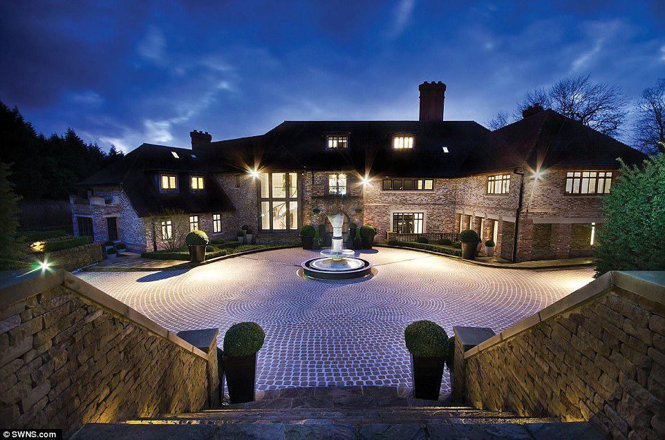 Examining the Record-Breaking Sale of a Trump Pardoned Property
