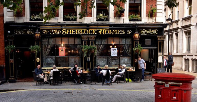 Mirror demands Keir Starmer saves British pubs after 400 more closed last year
