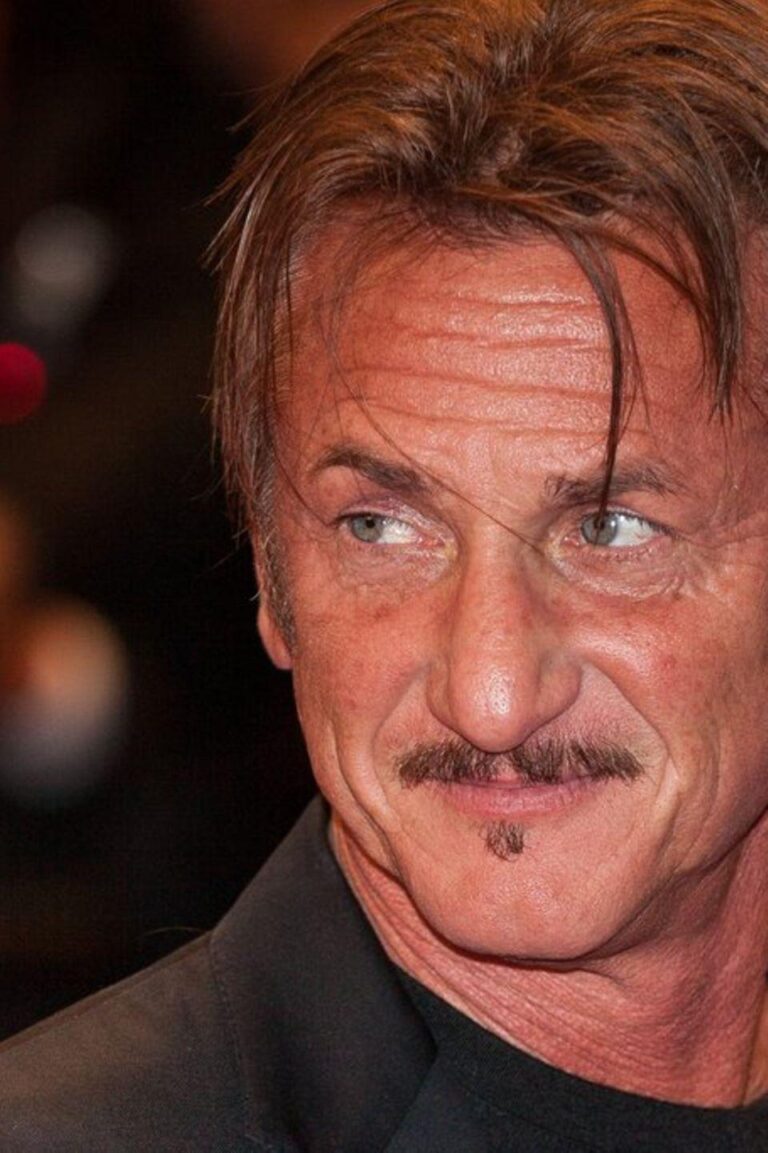 Demi Moore, 62, gets special attention from Madonna’s ex Sean Penn, 64, at splashy Beverly Hills event