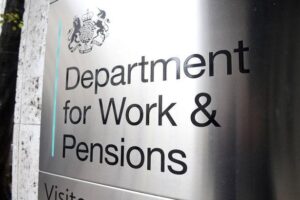 DWP benefit claimants told to come forward as they could land £3,000 apology bonus