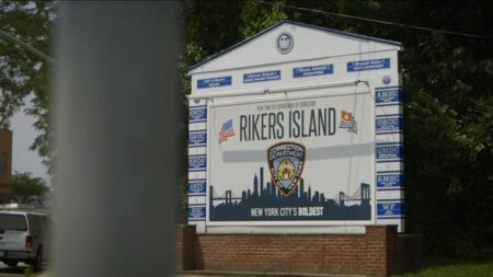 New York mayor considers plan to reopen Ice office at Rikers Island jail