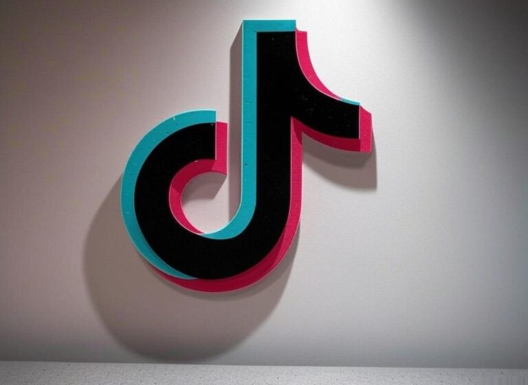 TikTok returns to major US app stores after Trump reassures tech giants