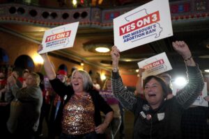 Judge strikes down license requirement for abortion providers in Missouri