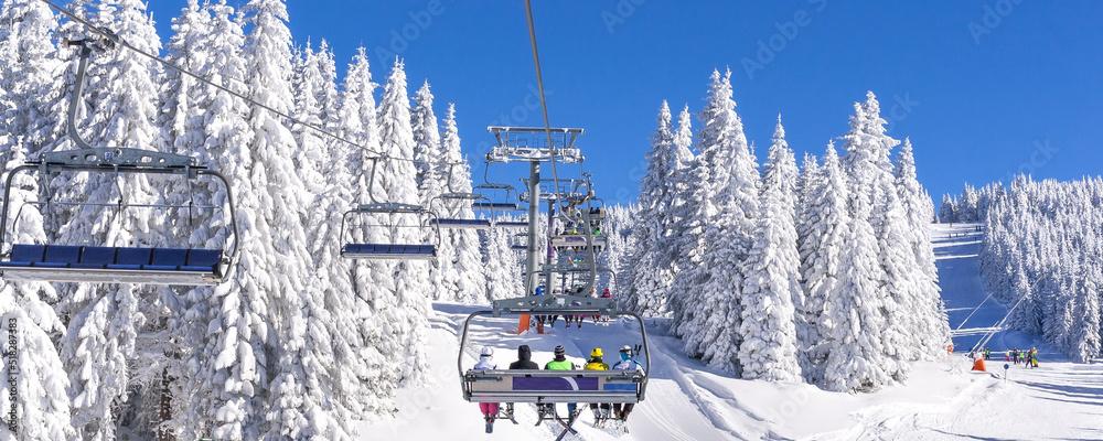 Hundreds of doctors flock to luxury ski resort after NHS warns of its worst week