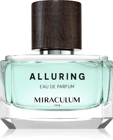 The Alluring Cocktail that Enhances and Plumps Your Lips