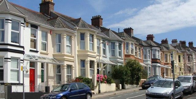 Trends Shaping the High-End Housing Sector in 2024