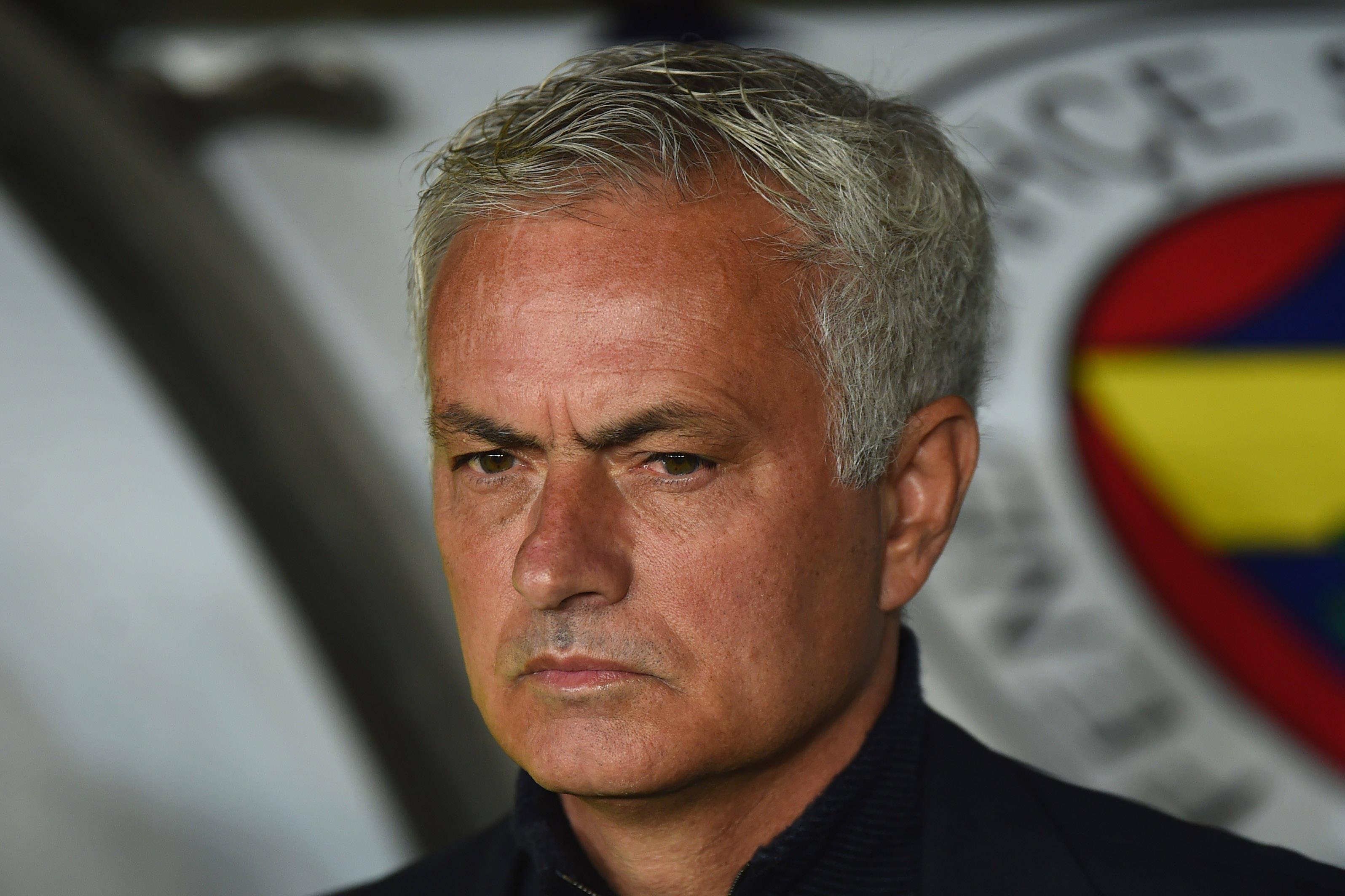 Jose Mourinhos Gesture of Inclusivity Highlights Fan Engagement in Football