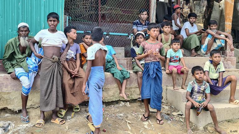 World Food Programme halves food rations for Rohingya in Bangladesh