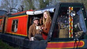 Recovered narrowboat in Coventry ‘stripped clean’ – BBC