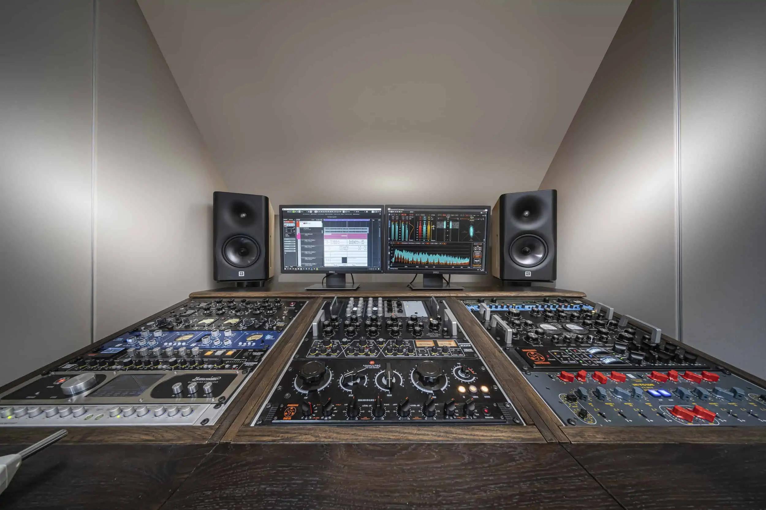 mastering Technique: Luke Littler's Approach to Precision and Consistency