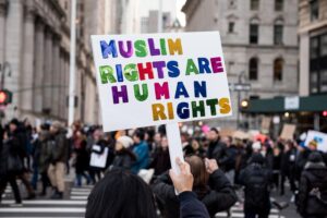 UK vigilant after communities, police repel anti-Muslim riots | Daily Sabah – Daily Sabah