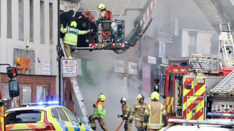Live updates as police, two fire engines and paramedics on Stoke-on-Trent estate – Stoke on Trent Live