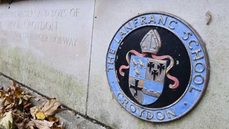 Campaign to restore memorial garden for Croydon boys killed in plane crash – Sutton Guardian