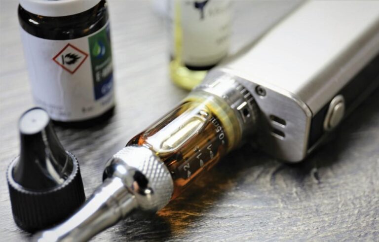 Derby: Dangerous metals found in batch of illegal vapes – BBC