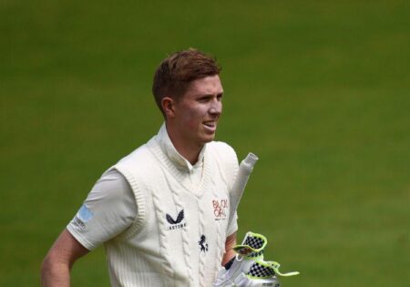 Zak Crawley: England opener extends Kent contract – BBC