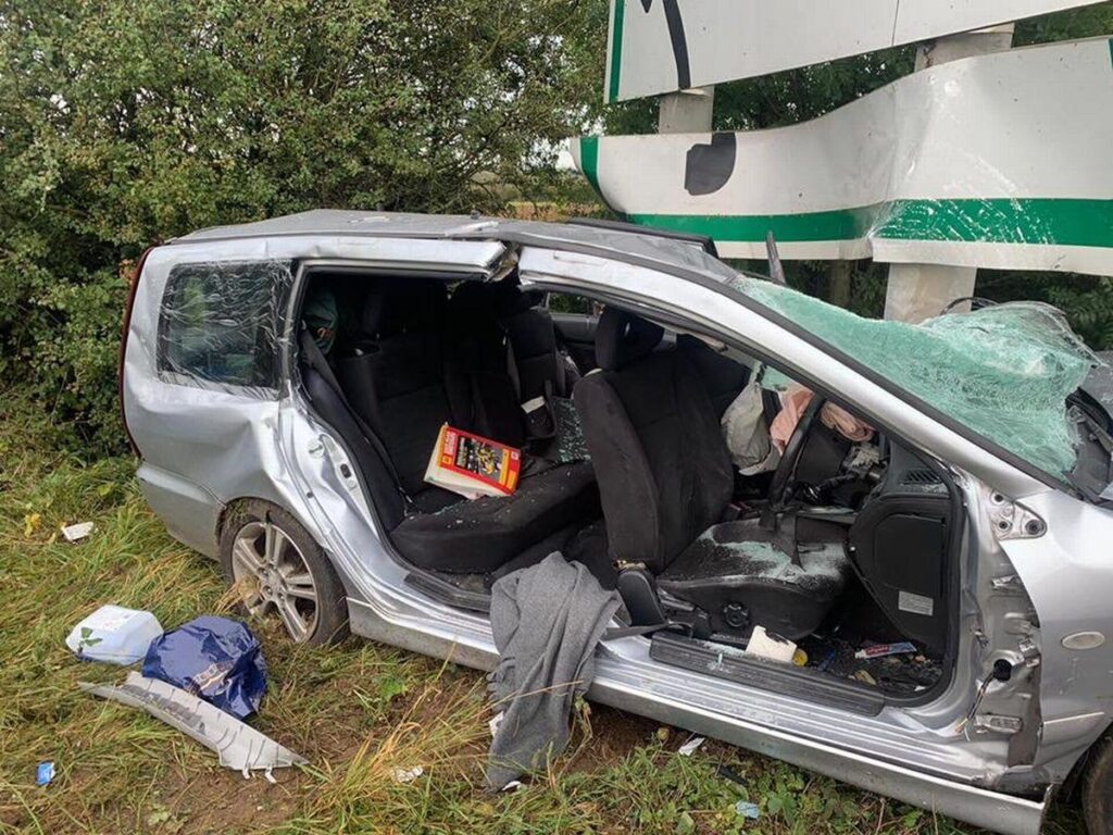Runner finds woman after fatal A1 crash near Peterborough – BBC