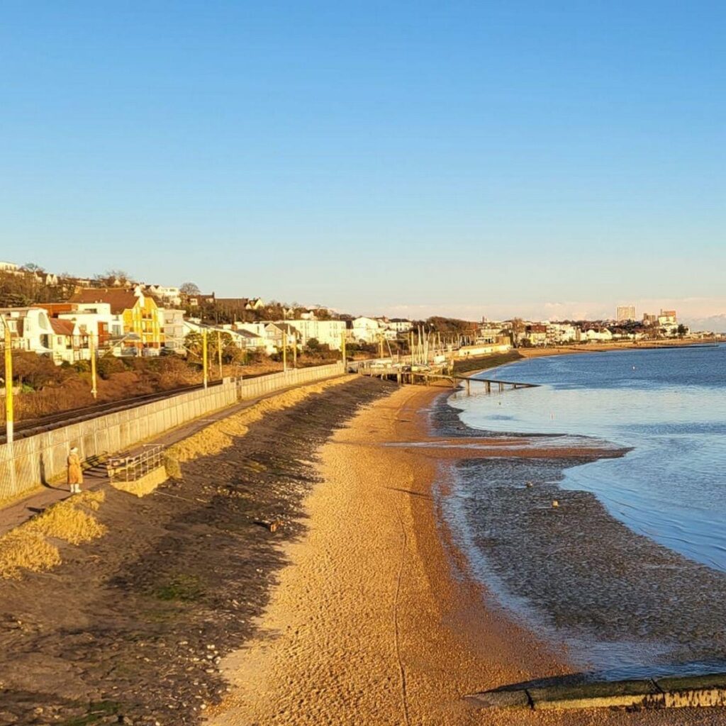 The Essex seaside city branded the ‘worst place on Earth’ with a ‘horrible beach’ – but is actually lovely – Yahoo News UK