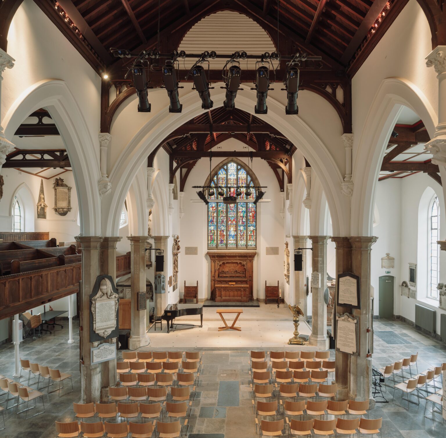 Walthamstow school: St Mary’s Church of England evacuated over ‘threat’ – Daily Express