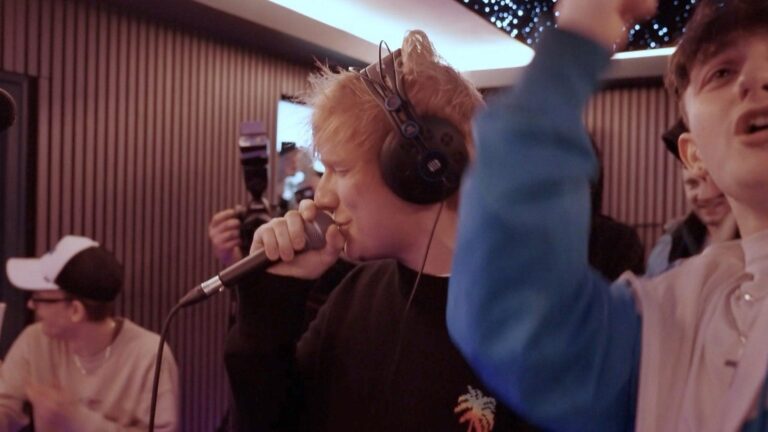 Ed Sheeran joins Belfast rappers for impromptu performance – BBC