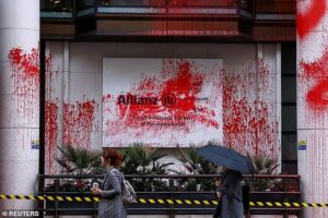 Live: Protestors attack Bristol Allianz office building – Bristol Live
