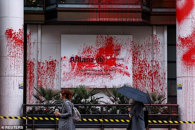 Live: Protestors attack Bristol Allianz office building – Bristol Live