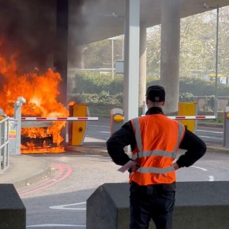 Car catches fire at Gatwick Airport – The Argus