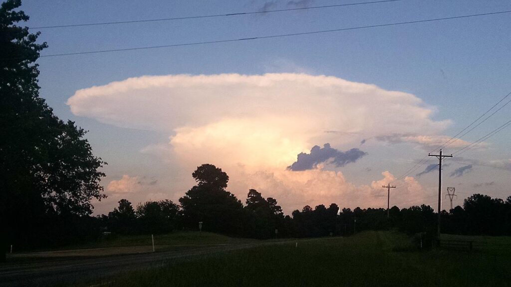 Improving early warnings of thunderstorms – University of Leeds