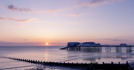 The seaside town with UK’s longest pier that needs it’s own train to get to the end – Daily Express