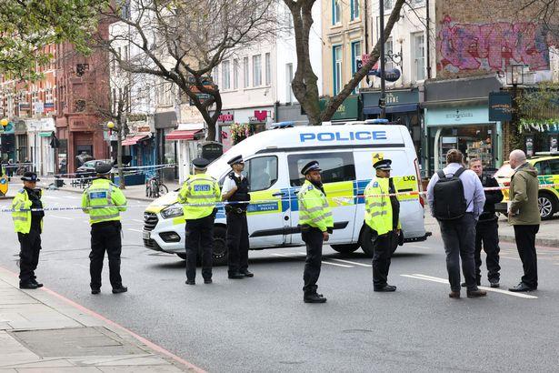 A1 Islington: Major road completely closed as car crashes into cafe – Daily Express
