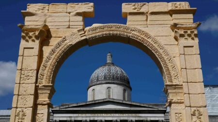 Palmyra’s Arch of Triumph recreated in London – BBC