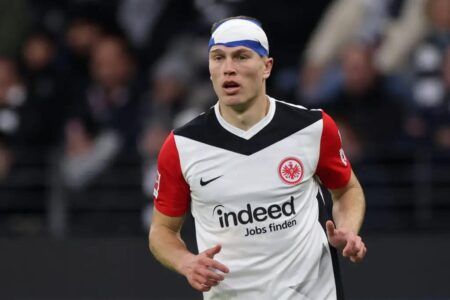 Rasmus Kristensen: Leeds United full-back joins Eintracht Frankfurt – BBC