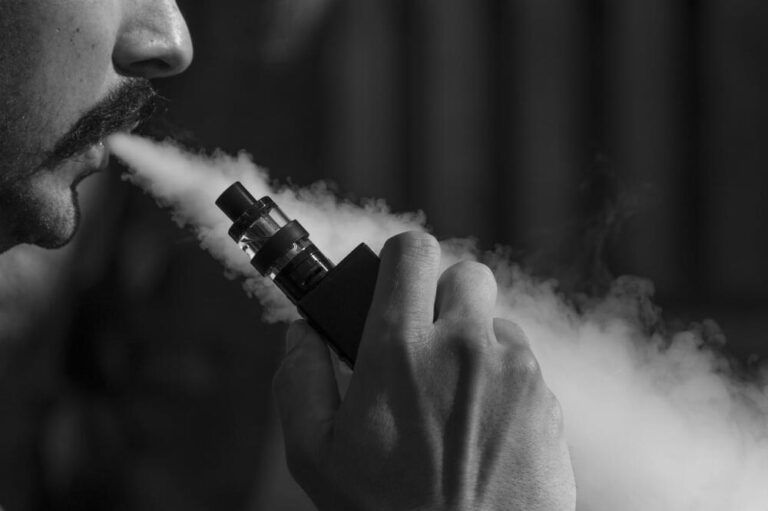 ‘Sword of Damocles’ driving vape changes, says Cancer Research chairman – Bournemouth Echo