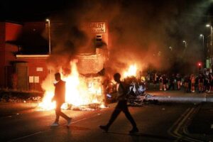 Riot breaks out in UK’s Leeds, bus set ablaze: What led to the unrest? – Times of India