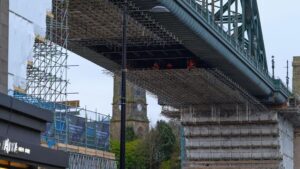 Gateshead Redheugh Bridge to close for maintenance – BBC
