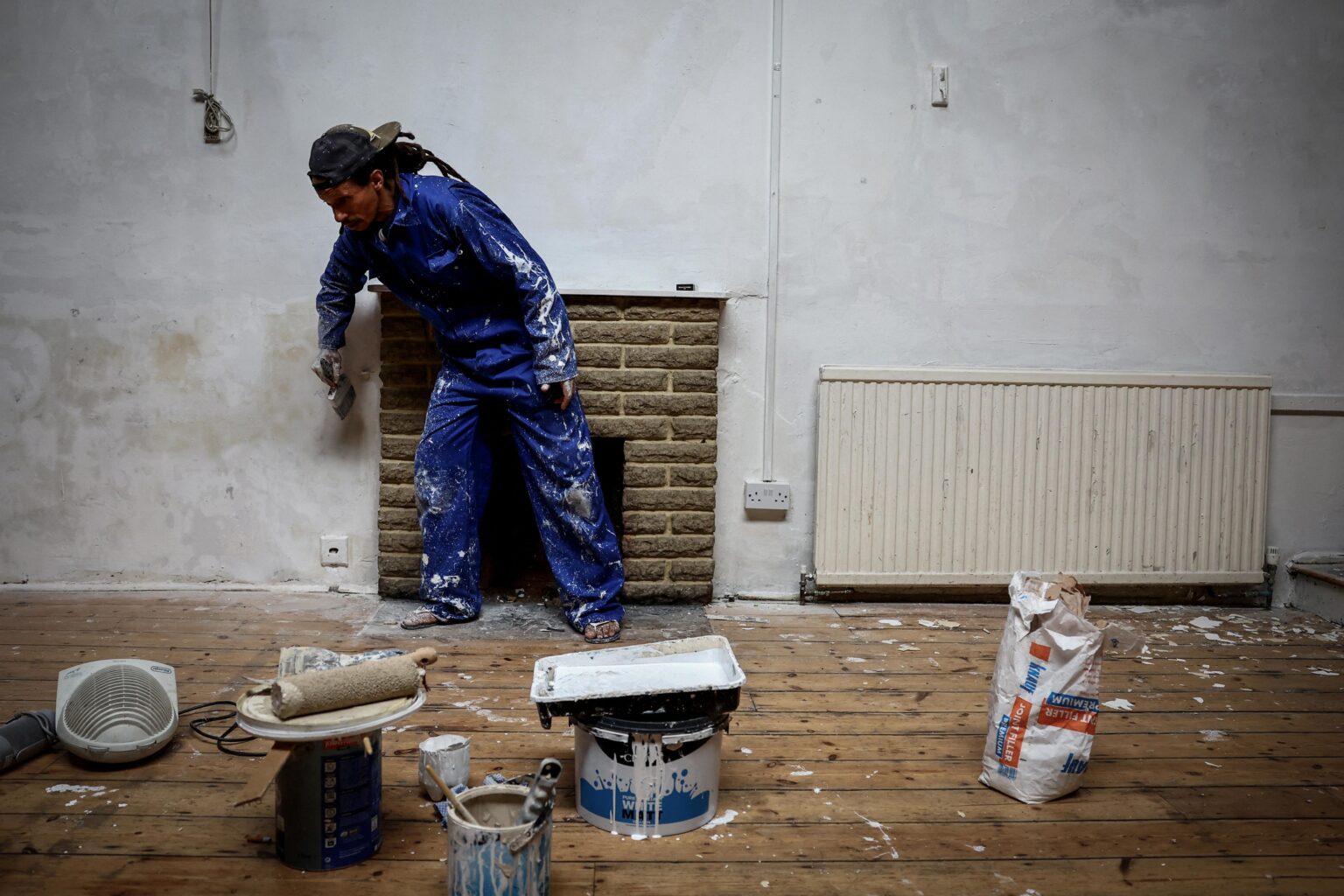 Squatters take London’s housing crisis into their own hands – Al Jazeera