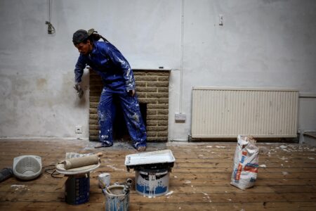 Squatters take London’s housing crisis into their own hands – Al Jazeera