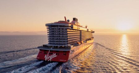 Get ready to laugh your aft off aboard Virgin Voyages Comedy Fest. – Virgin Voyages