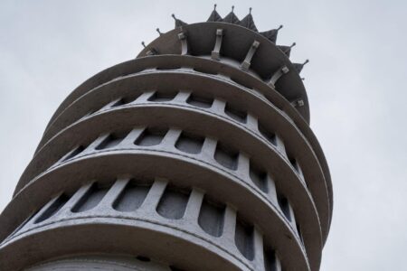 Bradford sculptor unveils Tower of Now as part of UK City of Culture – BBC