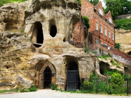 Number of caves discovered under Nottingham passes 900 – BBC