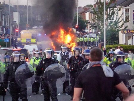 Rioting breaks out in Sunderland as UK police brace for weekend of unrest – Financial Times