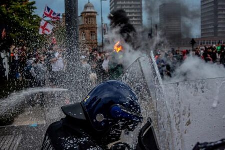 Far-right riots in UK’s Sunderland, police brace for more unrest – The New Arab
