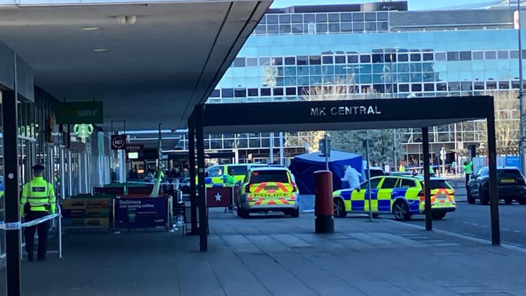 Milton Keynes police shoot man dead at railway station – BBC