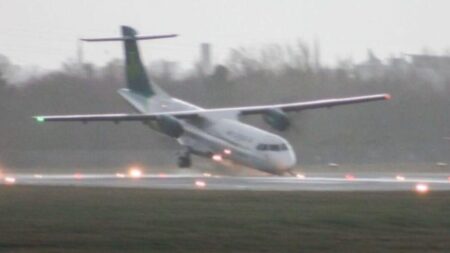 UK airport CLOSED after plane undercarriage ‘collapses’ following emergency landing – GB News