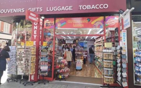 Oxford Street candy shop raided after tourist charged £900 – BBC