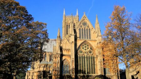 Britain’s oldest tennis ball lodged in archway of Lincoln Cathedral for 110 years – the-sun.com