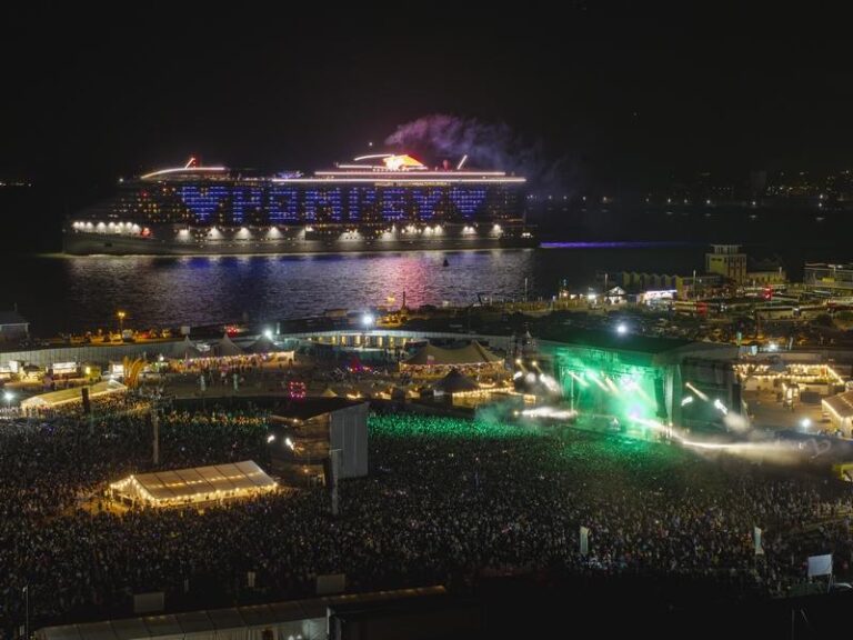 Resilient Lady arrives in Portsmouth for inaugural UK season (updated) – Seatrade Cruise News