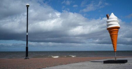 Seaside town once derided as UK’s worst now ‘on the rise’ with world’s longest pier – Daily Express