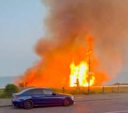 Bournemouth wildfire: Moment ‘deliberate’ blaze engulfs cliff above popular beach – The Mirror