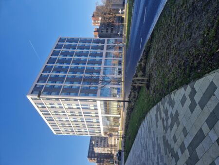 Empty Crawley town hall offices cost council more than £1m – BBC