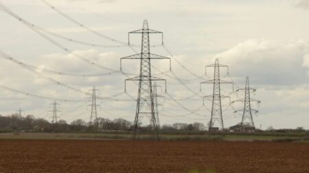 SPL Powerlines UK celebrates New Year with the energisation of Wigan to Bolton route – Rail Business Daily